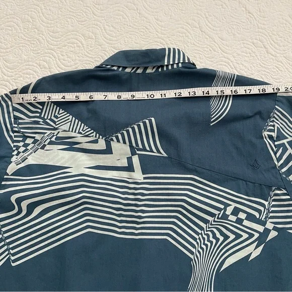 Volcom Men's Button Down Short Sleeve Shirt Classic Fit Large - Picture 11 of 14